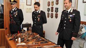 Preso il collezionista di coltelli