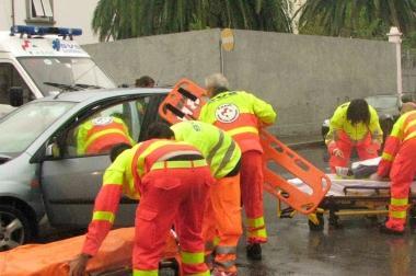 Quattro feriti in due incidenti, traffico ko