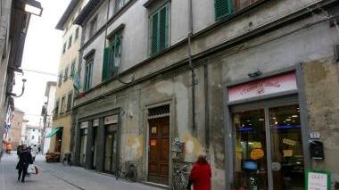 Il centro storico e accanto (al centro) Caponi