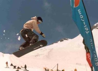 Evoluzioni con lo snowboard 