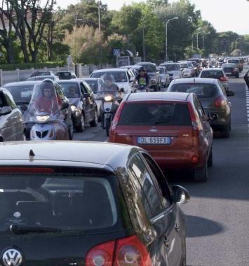 In arrivo sensori nell'asfalto per calcolare i mezzi in uscita