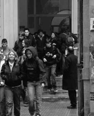 A fianco luscita da scuola sotto lassessore Serfogli 