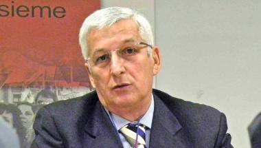 Piero Burchietti dello Spi Cgil e pensionati in coda all’Inpdap di Pistoia