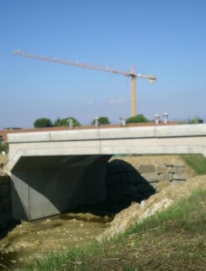 Il nuovo ponte realizzato sul torrente Fermulla  