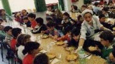 Scuole, va abbattuta una cucina e per le mense una corsa a ostacoli