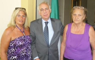 Cira Antignano (a destra) con il console Agostino Alciator Chiesa e la cugina Maria Grazia