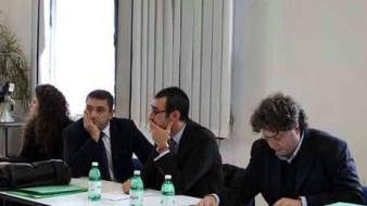 Gli avvocati all’incontro con gli operai
