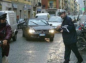 Controlli nelle strade di Capannori Tornano le pattuglie a piedi dei vigili