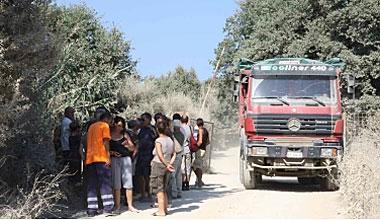 Limoncino, nuova guerra: «Strada privata, sarà vietata ai camion»