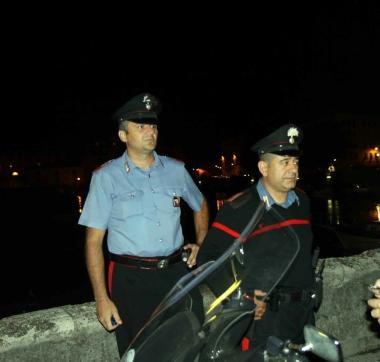 I carabinieri durante un controllo 