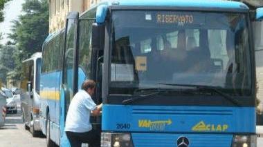 Un pulman delle linee Clap Vaibus che vanno dalla Valdera a Lucca