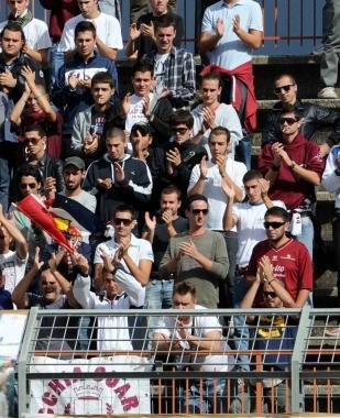 Il tifo granata sugli spalti del Mannucci  