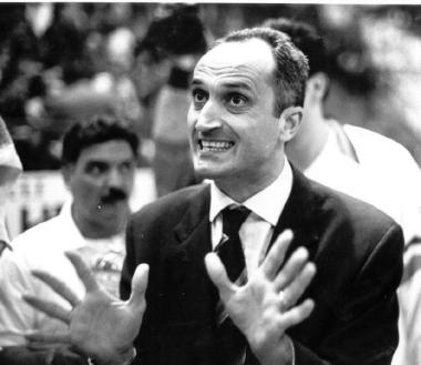 Tutti in piedi, torna sir Pancotto