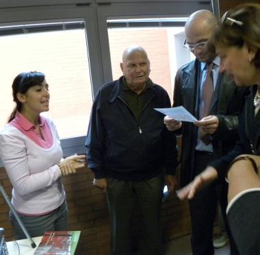 Due momenti delle visite guidate al Polo S. Anna. Sopra il sindaco Millozzi a sinistra alcuni visitatori 