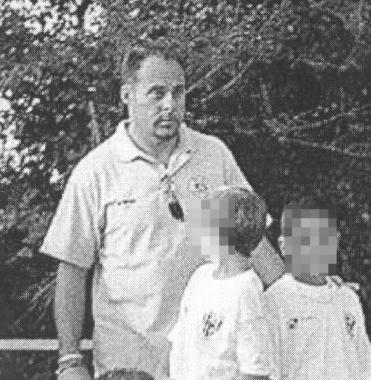 Fabrizio Taccini con 2 allievi in una foto del 2002 e la sede Asl