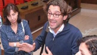 Il segretario Filtea Cgil Marco Ballati con alcune lavoratrici