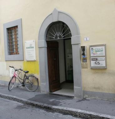 La sede Cisl imbrattata 