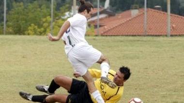 Due flash dalle prime giornate del campionato In alto un’azione del match Sg Villanova-Noi d’Avane Sotto un momento della sfida fra Cerbaia e Boccaccio Anche questo weekend sarà ricco di emozioni e gol