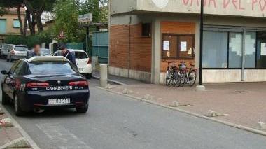<strong>SHANGAI NEL MIRINO.</strong> L’auto dei carabinieri durante gli accertamenti in via Poerio fuori dal circolino Casa del popolo
