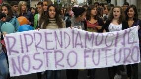 Assalto notturno al liceo scientifico