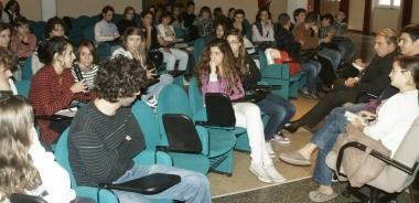 Gli studenti nella sala conferenze del Lem  
