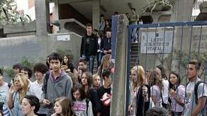 Studenti all’uscita dal Liceo