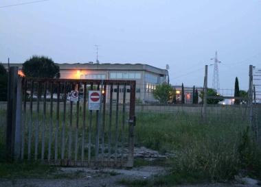 Una veduta dellazienda Waste Recycling In basso il sindaco di Santa Croce Osvaldo Ciaponi 