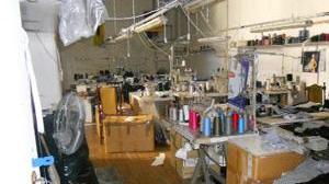 Pistole e coltelli alla mano rapina in un laboratorio