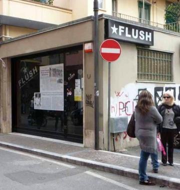 Il circolo Flush nel mirino dei condomini di un palazzo 
