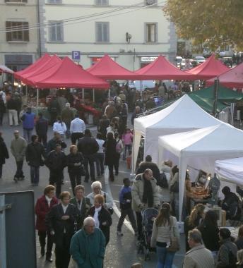Una festa in piazza Gramsci 