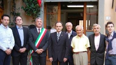 Sindaco e confratelli alla sede della Misericordia