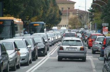 Traffico in tilt intorno alle Mura  