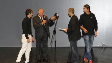 Il regista Enzo G. Castellari alla premiazione sul palco del Montand