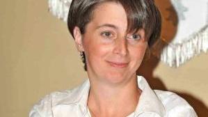 A sinistra l’assessore al bilancio Roberta Santini Qui sopra una seduta del consiglio comunale aglianese