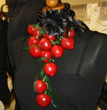 Una collana particolare di peperoncini   
