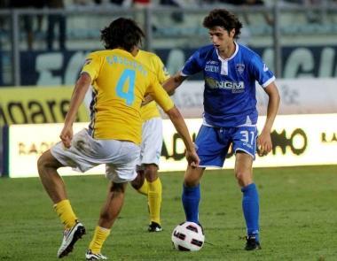 Il gioiello azzurro Diego Fabbrini in azione nel corso della partita giocata in casa col Pescara 