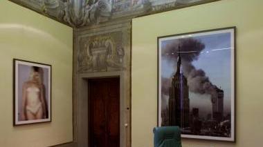 Le fotografie di Ruff nell’ufficio dell’assessore Nesi in Provincia a Palazzo Buonamici