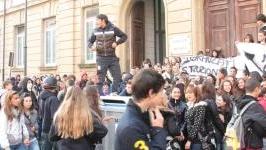 La protesta messa in piedi ieri mattina dagli studenti del Vespucci