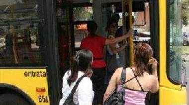 Non c'è nemmeno un autobus per andare a lavorare al macrolotto
