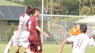 <b>STACCO. </b>Un duello di testa per il pallone