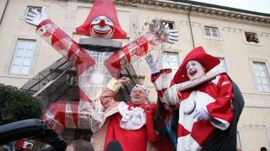 Re Carnevale con Burlmacco, simbolo di Viareggio