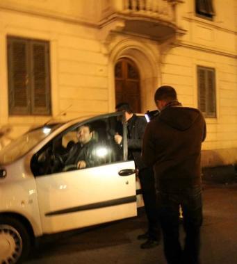 Il titolare in auto braccato dalla tv 