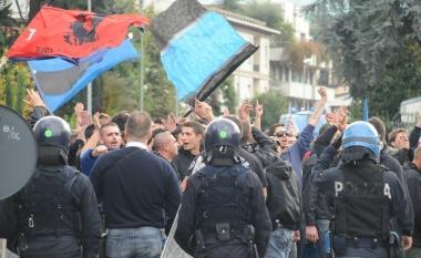 <b>LUCCA</b> La polizia sorveglia il corteo pacifico dei pisani   