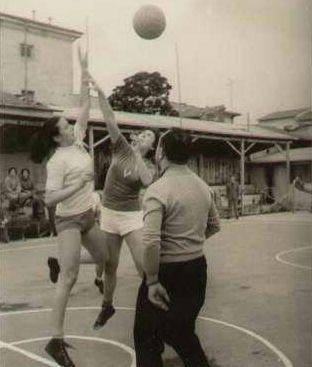 Una gara dellAs Lucca negli anni Cinquanta (foto da www.museodelbasket.it)          
