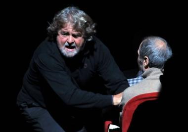 Beppe Grillo durante lo show al teatro Goldoni