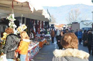Il mercato in piazza Moro (Vip) 