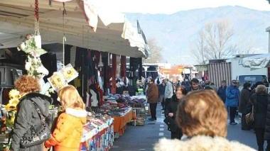 Il mercato in piazza Moro (Vip)