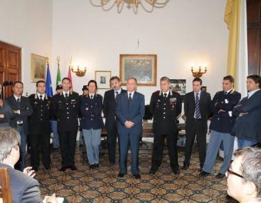 I protagonisti dellordine pubblico Sotto: il passamontagna, i petardi e le torce sequestrate dalla Digos 