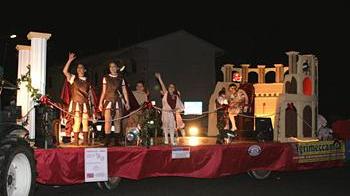 Il palio al Capannacce ma il carro più bello è del rione Piazza