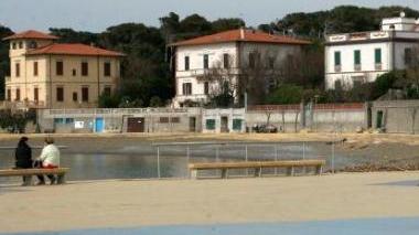 Alcune ville sulla passeggiata a mare tra Caletta e Portovecchio